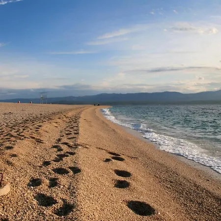 Daire With A Parking Space Bol, Brac - 11568 Bol