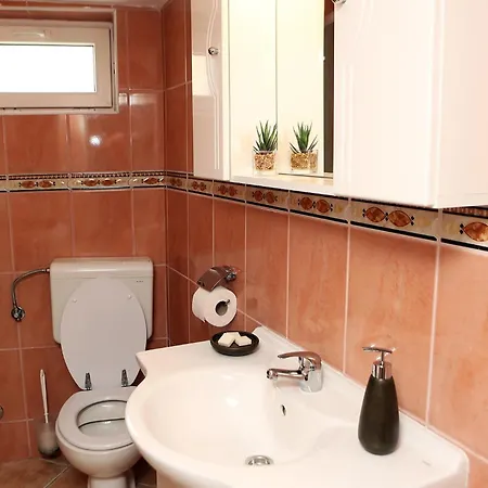 Apartamento With A Parking Space Bol, Brac - 11568